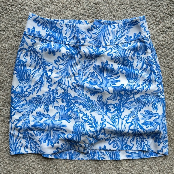 Lilly Pulitzer Dresses & Skirts - LILLY PULITZER JONAS HIGH WAISTED SKORT
RESORT WHITE AQUA LOUNGE
Size 8 NWT